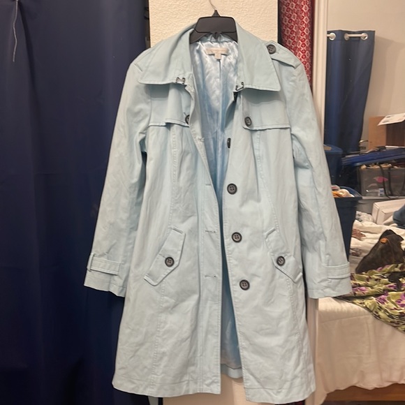 Beautiful trench coat - Picture 9 of 12